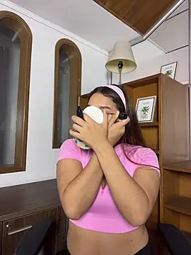 Emily Harpeer online show from 29, 5, 2026