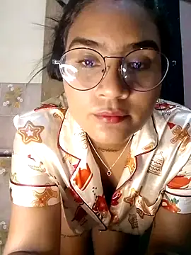 Snapshot of Zoe_Renata chatting on 11, 7, 2026 Zoe Renata online show from 11, 7, 2026