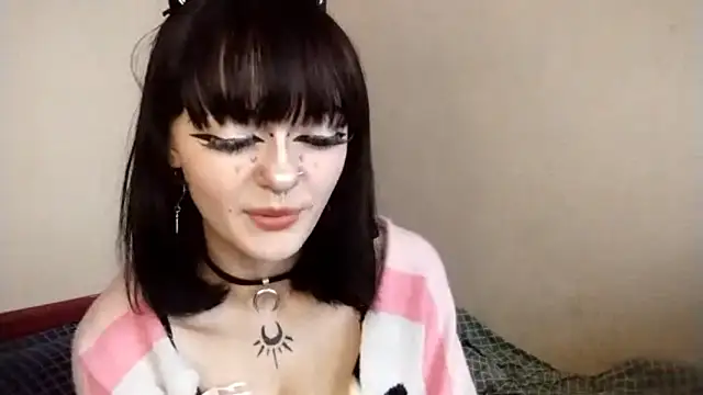 Snapshot of SmilingPatent chatting on 13, 2, 2026 SmilingPatent online show from 13, 2, 2026