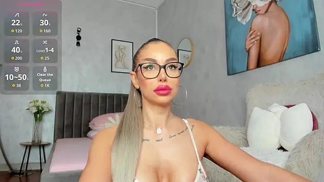 Snapshot of ElinaMoon_ chatting on 24, 4, 2026 ElinaMoon online show from 24, 4, 2026