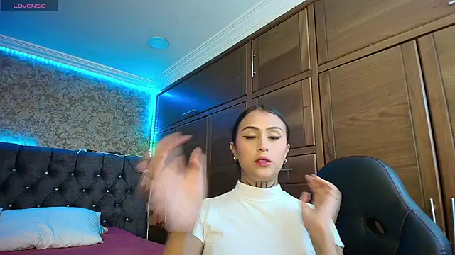 sarah escobarr online show from 18, 2, 2026