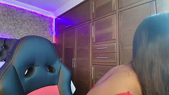 sarah escobarr online show from 9, 2, 2026