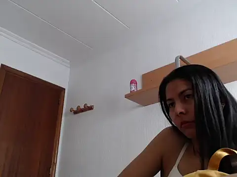 Snapshot of ZeforAitanna chatting on 13, 2, 2026 ZeforAitanna online show from 13, 2, 2026