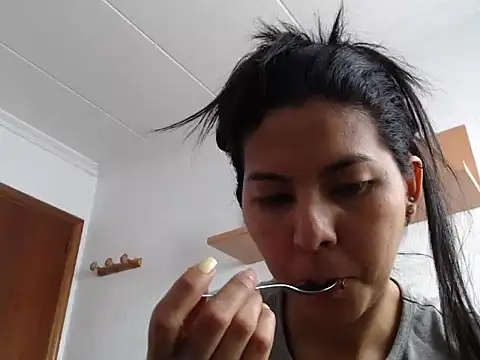 Snapshot of ZeforAitanna chatting on 17, 2, 2026 ZeforAitanna online show from 17, 2, 2026