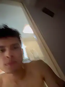 Snapshot of Eros_lee chatting on 7, 3, 2026 Eros lee online show from 7, 3, 2026