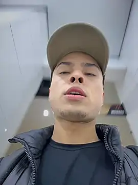 Snapshot of Eros_lee chatting on 15, 3, 2026 Eros lee online show from 15, 3, 2026