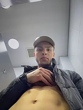 Snapshot of Eros_lee chatting on 6, 3, 2026 Eros lee online show from 6, 3, 2026