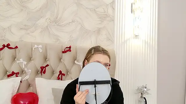 Snapshot of StacyHicks chatting on 12, 2, 2026 StacyHicks online show from 12, 2, 2026