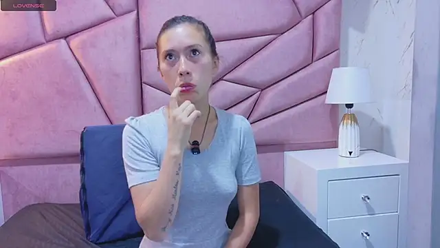 kimberlypink  online show from 8, 2, 2026