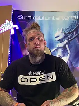 Smokebluntafterblunt online show from 6, 4, 2026