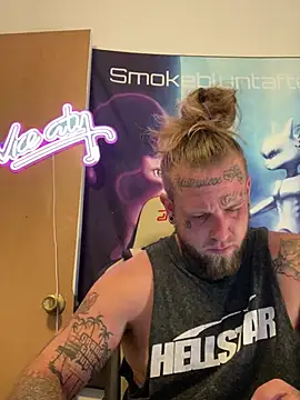 Snapshot of Smokebluntafterblunt chatting on 17, 6, 2026 Smokebluntafterblunt online show from 17, 6, 2026