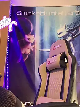 Smokebluntafterblunt online show from 8, 4, 2026