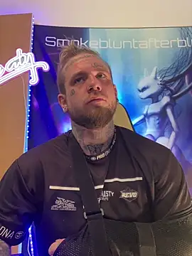 Smokebluntafterblunt online show from 9, 3, 2026