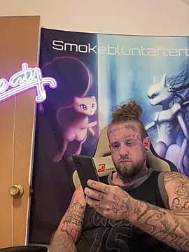 Snapshot of Smokebluntafterblunt chatting on 24, 6, 2026 Smokebluntafterblunt online show from 24, 6, 2026
