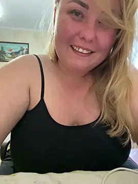 Mommy-girl-Lola online show from 3, 6, 2026