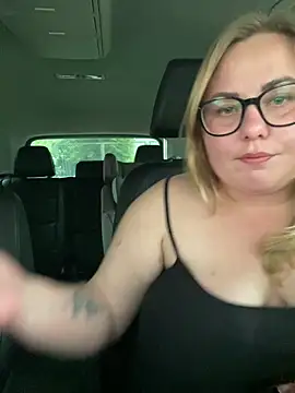 Mommy-girl-Lola online show from 3, 6, 2026