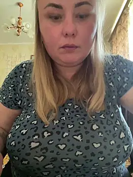 Mommy-girl-Lola online show from 1, 6, 2026
