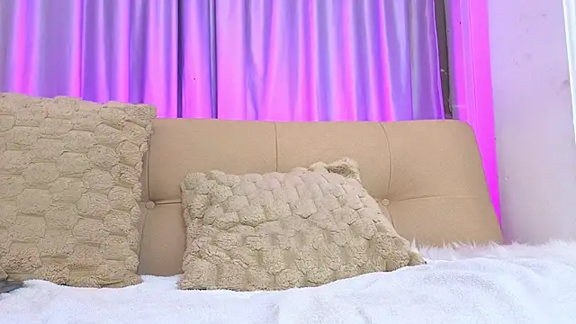 Snapshot of Mia_Naive chatting on 28, 2, 2026 Mia Naive online show from 28, 2, 2026