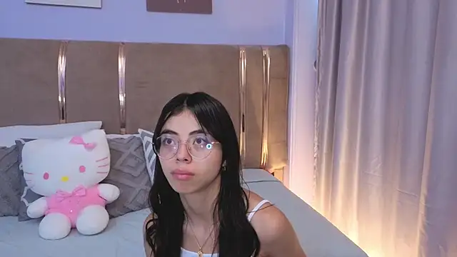Mia Naive online show from 26, 6, 2026