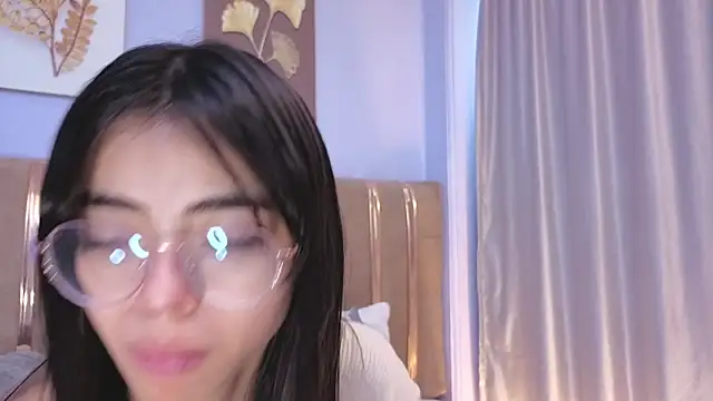 Mia Naive online show from 17, 6, 2026