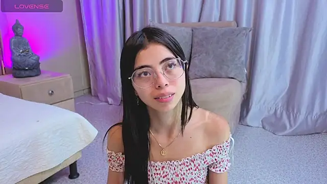 Mia Naive online show from 8, 5, 2026