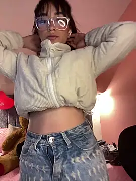 Snapshot of alahia_pink chatting on 13, 2, 2026 alahia pink online show from 13, 2, 2026