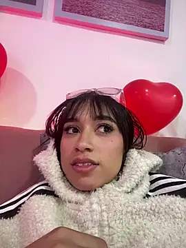 Snapshot of alahia_pink chatting on 18, 2, 2026 alahia pink online show from 18, 2, 2026