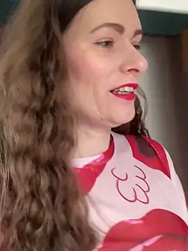 Midnight Munch online show from 15, 4, 2026