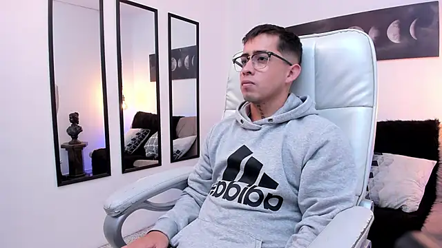 Tommas Jhonson online show from 4, 3, 2026