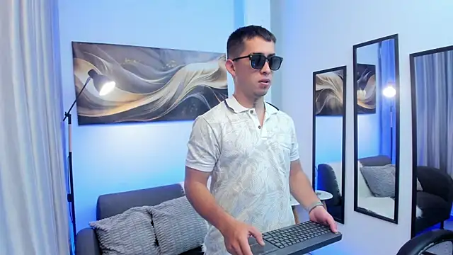 Tommas Jhonson online show from 11, 4, 2026