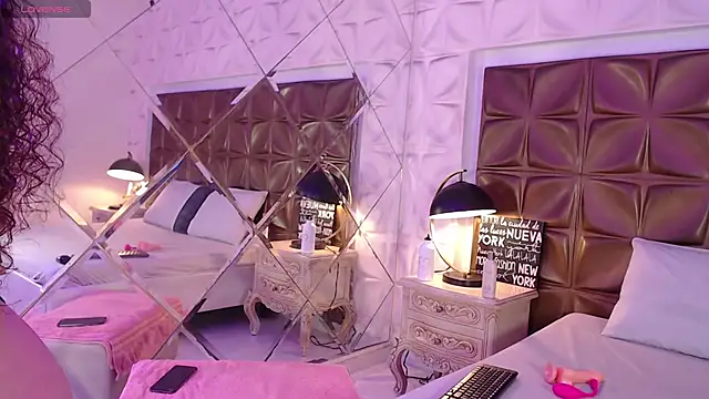 Snapshot of LunaJohns chatting on 19, 3, 2026 LunaJohns online show from 19, 3, 2026