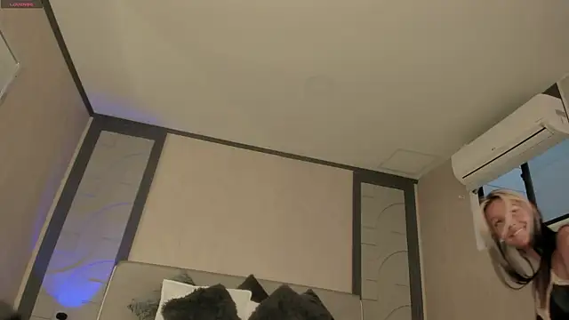 alicee clark  online show from 3, 4, 2026