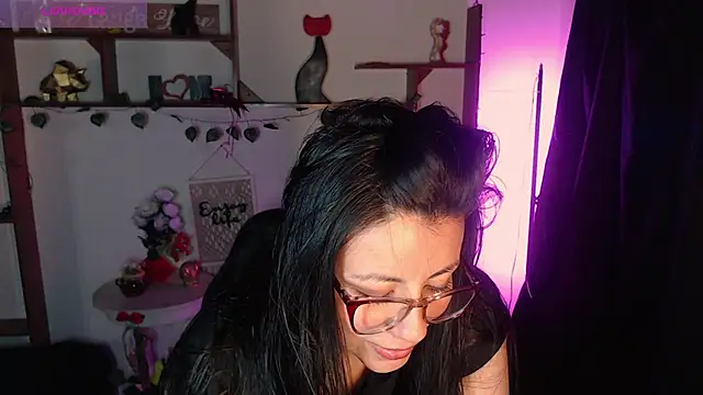 QueenRose94 online show from 6, 4, 2026