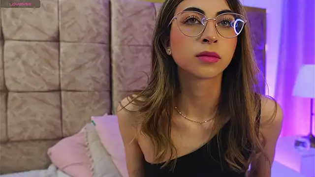 EmmaClark   online show from 21, 3, 2026