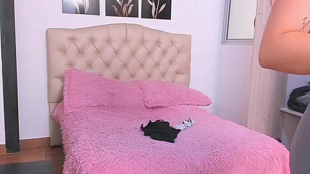 Snapshot of Kitty_f00x chatting on 15, 6, 2026 Kitty f00x online show from 15, 6, 2026
