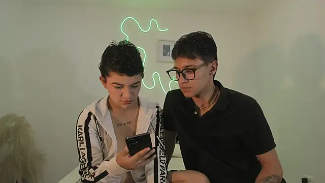 Snapshot of hardcoreheat_ind chatting on 1, 3, 2026 hardcoreheat ind online show from 1, 3, 2026