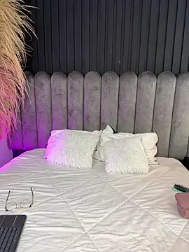 Nanda vixen  online show from 8, 3, 2026