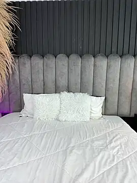 Nanda vixen  online show from 4, 3, 2026