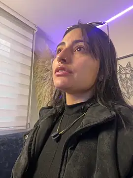 Nanda vixen  online show from 9, 5, 2026