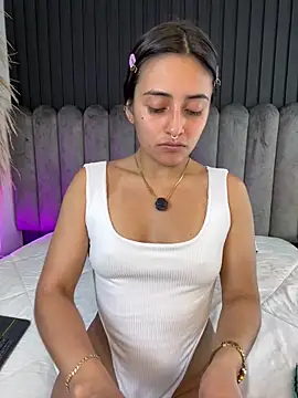 Nanda vixen  online show from 7, 4, 2026