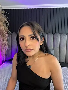 Nanda vixen  online show from 7, 5, 2026