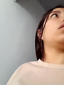 Ariana Castillo   online show from 24, 2, 2026