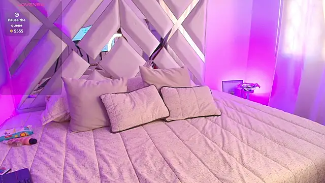 Ariana Castillo   online show from 10, 2, 2026