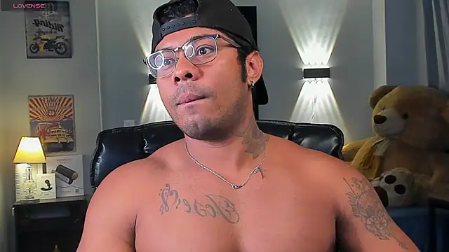 Snapshot of LEOHRDZ chatting on 25, 2, 2026 LEOHRDZ online show from 25, 2, 2026