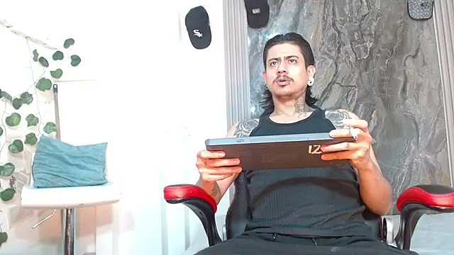Damian-and-Camerum online show from 13, 5, 2026