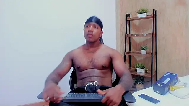 Snapshot of LuccianoDaytona chatting on 20, 2, 2026 LuccianoDaytona online show from 20, 2, 2026