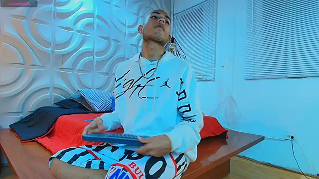 ItsZairen online show from 26, 3, 2026