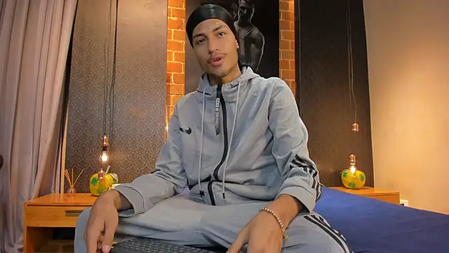 Snapshot of ItsZairen chatting on 9, 2, 2026 ItsZairen online show from 9, 2, 2026