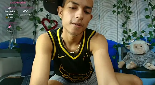 Snapshot of ItsZairen chatting on 25, 2, 2026 ItsZairen online show from 25, 2, 2026