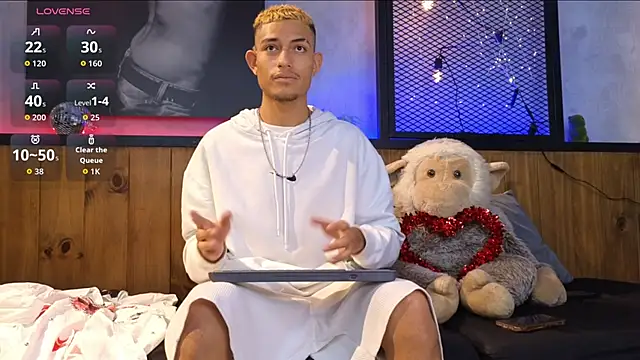 Snapshot of ItsZairen chatting on 15, 2, 2026 ItsZairen online show from 15, 2, 2026